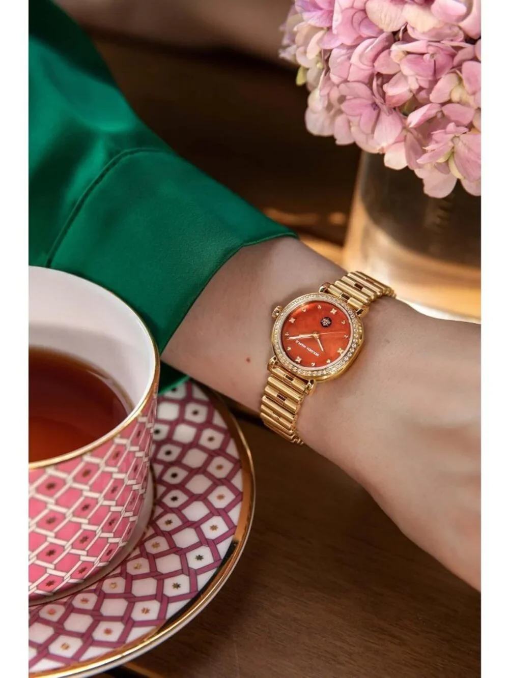 Women's Brown Diamond Bezel Mother-of-pearl Dial Adjustable Bracelets Wristwatch